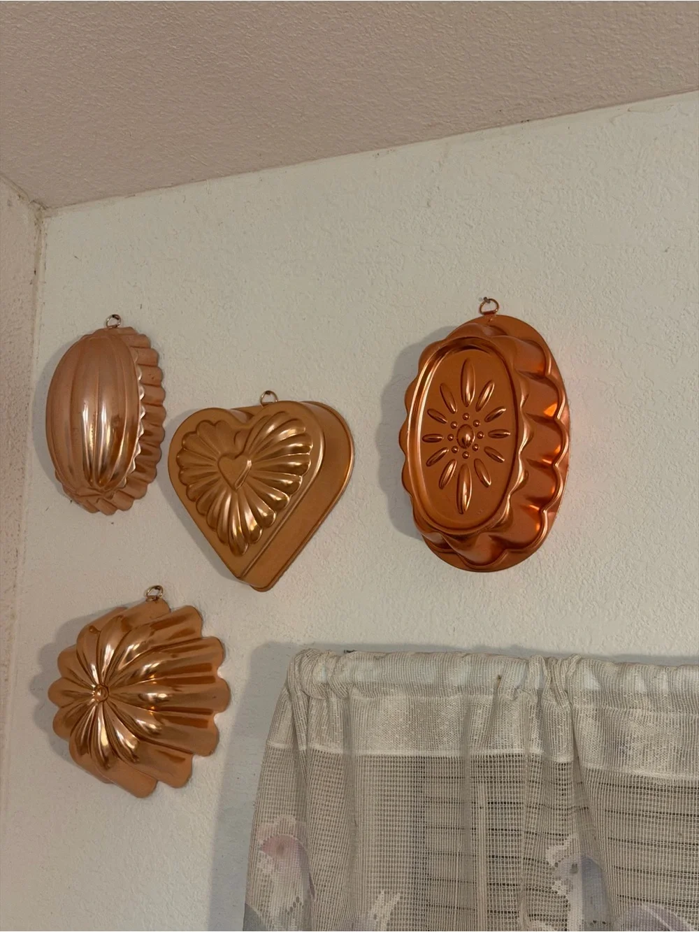 Vintage copper-colored aluminum daisy pattern mold